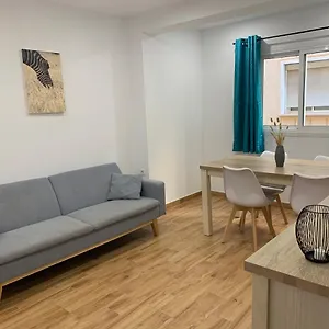  Apartamento & Renovated 3-bedroom Flat